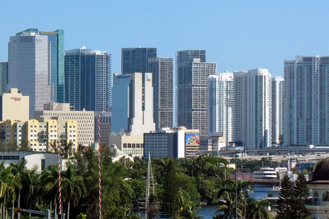 Aventuras en Miami. Por Félix José Hernández. cubademocraciayvida.org web/folder.asp?folderID=136