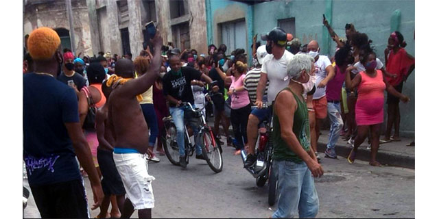 EL PUEBLO CUBANO EN LAS CALLES PIDE LIBERTAD. Por el Doctor Alberto Roteta Dorado.          Cuba Democracia y Vida.ORG                      web/folder.asp?folderID=136