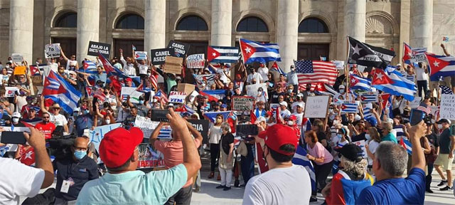 FOTORREPORTAJE: Los pasados das 14/7/21 se realiz en el Parque Hostos-Mart en San Juan, P. Rico una protesta en solidaridad con las protestas del pueblo cubano y el 18/7/21 se efectu otra de solidarida frente al Capitolio de San Juan-P. Rico. Por S.R.     CubaDemocraciayVida.ORG                                                                                           web/folder.asp?folderID=136