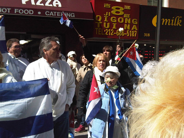 Fotorreportaje: “MANIFESTACION DE CUBANOS FRENTE A LA MISION CASTRISTA EN NUEVA YORK EL PASADO 27 DE MARZO”. Por Heriberto Leyva, Activista Socialdemócrata Independiente. Exiliado Politico en New Jersey.