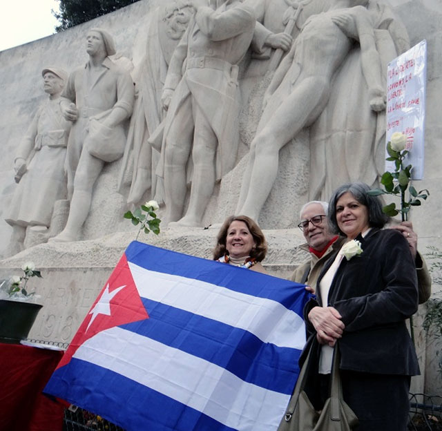 Fotos de la manifestación en París del 14.11.2021, por la Libertad de Cuba. Por Félix José Hernández.         CubaDemocraciayVida.ORG                                                                                        web/folder.asp?folderID=136  