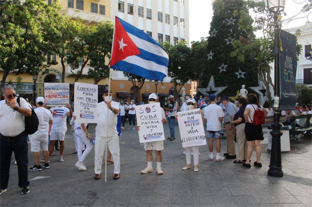 Las fotos de la actividad del 15 N en San Juan Puerto Rico. Por el Lcdo. Sergio Ramos.       Cuba Democracia y Vida.org                                                                                                             web/folder.asp?folderID=136