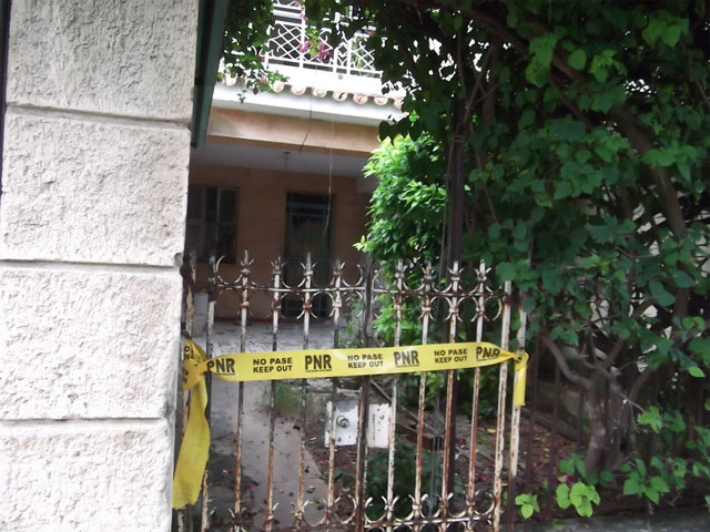 INFORMACIONES DESDE CUBA: (Opositor holguinero golpeado). {Asesinato múltiple} [Irrespeto a lo legislado]. {Policías hostigan a compradores}. (Registro arbitrario). Informaciones enviadas a "CDV.ORG" por Martha Beatriz Roque Cabello. web/folder.asp?folderID=136