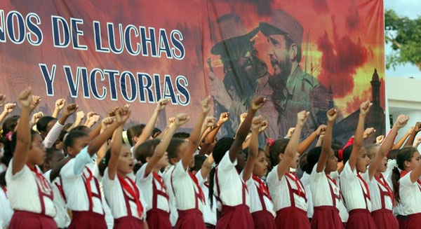 La enseanza en Cuba. Instruccin o adoctrinamiento? Por el Dr. Alberto Roteta Dorado. cubademocraciayvida.org web/folder.asp?folderID=136  