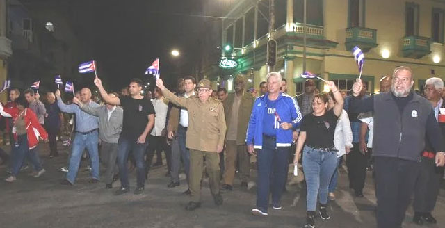 CUBA: Treinta mil antorchas en San Lzaro, tres nias muertas en Jess Mara. Por Ernesto Morales. cubademocraciayvida.org  web/folder.asp?folderID=136