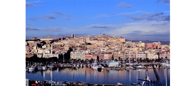En la hermosa Cagliari con el Costa Diadema. Por Flix Jos Hernndez.                                                                                            Cuba Democracia y Vida.org                                                                                        web/folder.asp?folderID=136  