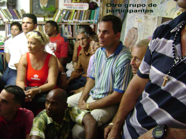 Conversatorio sobre el embargo con la presencia de 45 miembros del Colegio de Pedagogos Independientes, en su sede, en calle Campanario entre San Rafael y San Miguel, Centro Habana.// Artculo "Captulos de la Historia" (II)//. Por Martha Beatriz Roque C.