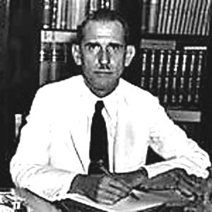 Cuando depuraron a Ramn Grau San Martin como profesor de la Universidad de La Habana. Por el Dr. Eloy A Gonzlez. cubademocraciayvida.org web/folder.asp?folderID=136 