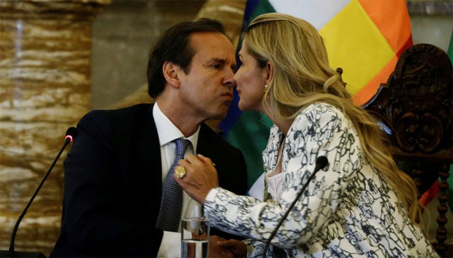 BOLIVIA: Jorge Tuto Quiroga: Con el informe final de la OEA, Mxico tendr que evaluar si va a seguir asilando y protegiendo el fraude. Pidi adems a Alberto Fernndez que rechace el fraude electoral de Evo y analiz el papel del chavismo y Cuba. cubademocraciayvida.org web/folder.asp?folderID=136 