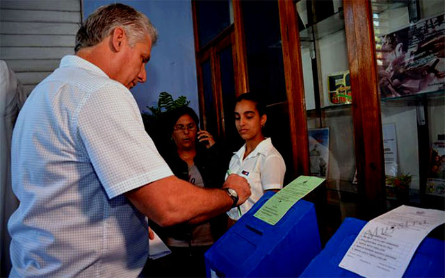 ELECCIONES DE ESTADOS UNIDOS Y LA OBSESIN DE LOS ANALISTAS CUBANOS. Por el Doctor Alberto Roteta Dorado.          CubaDemocraciayVida.ORG                                                                                                                                                 web/folder.asp?folderID=136